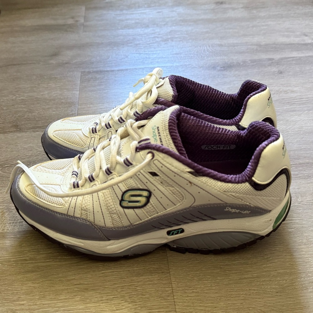 Skechers White and Purple Sneakers for Everyday Comfort